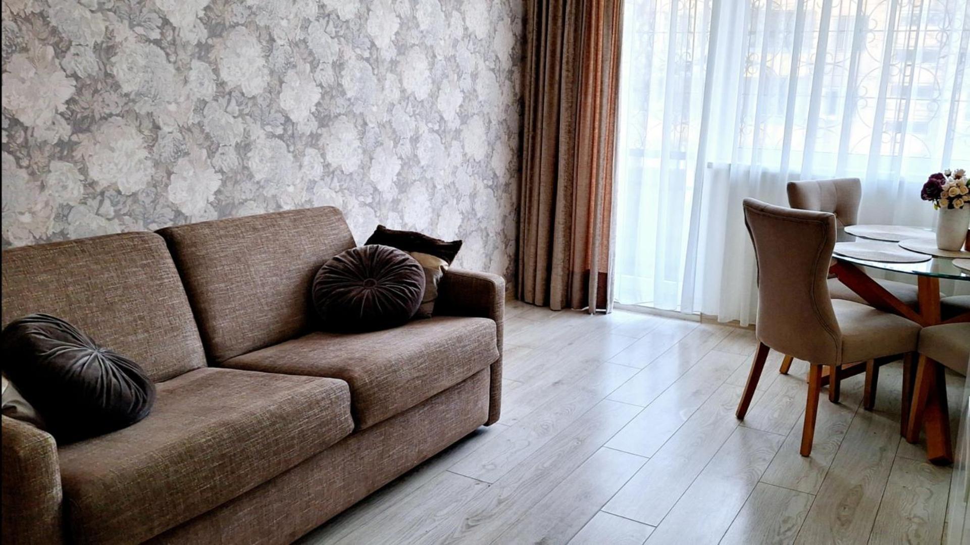 Apartment Next To Cathedral Of Saints Peter & Paul シャウレイ エクステリア 写真
